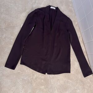 NWT Aritzia dark purple blouse in XXS. V shaped neckline. Brand new with tag